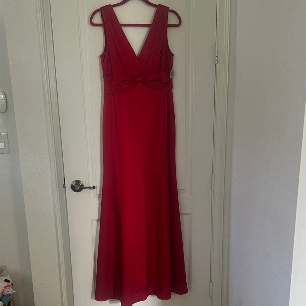 Kay Unger Vibrant Red silk gown